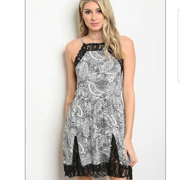 WHITE BLACK FLORAL DRESS - Picture 3 of 4